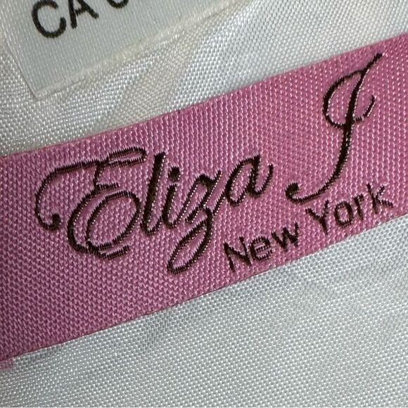 Eliza J New York Sleeveless Shift Dress in Textured White Fabric Worn Once - Picture 7 of 7